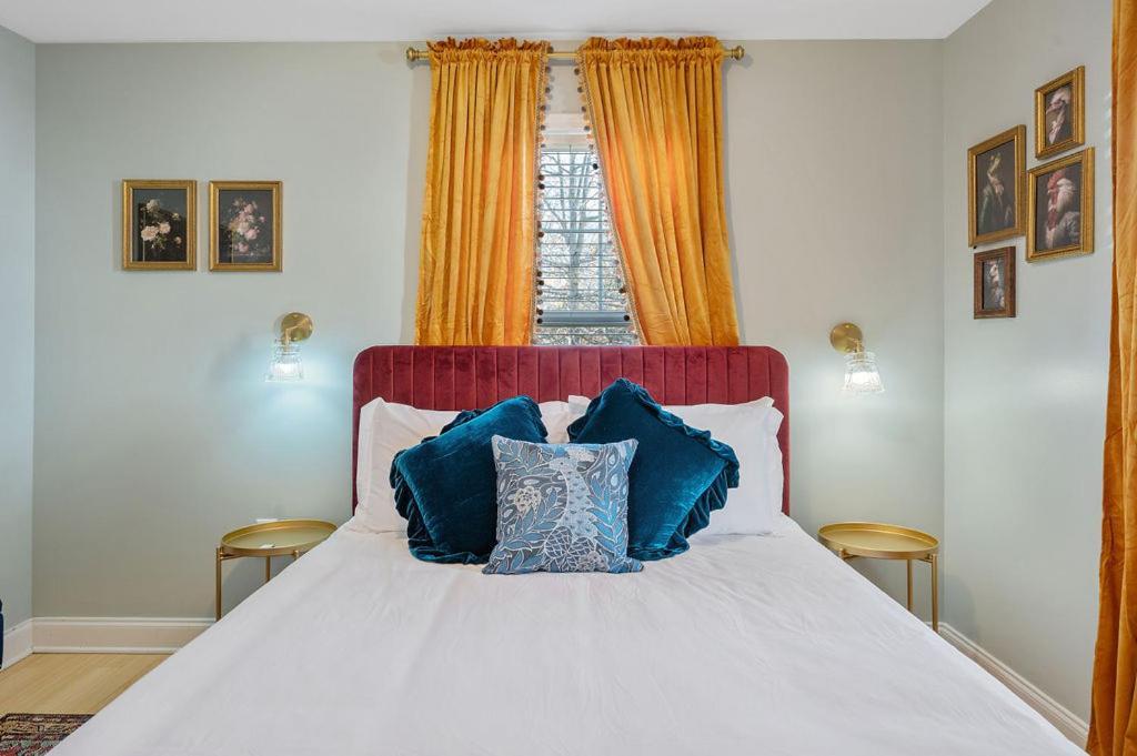 New Victorian Theme, 3Br, Lrg Backyard Close To Pnc Arena, Downtown, And Rdu Airport ราลลี ภายนอก รูปภาพ