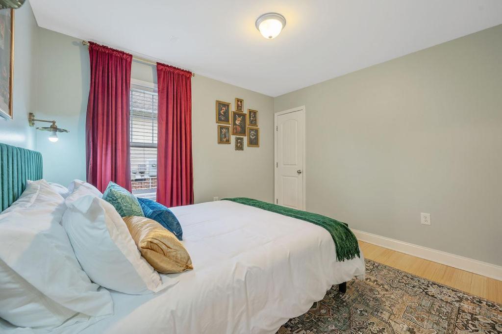 New Victorian Theme, 3Br, Lrg Backyard Close To Pnc Arena, Downtown, And Rdu Airport ราลลี ภายนอก รูปภาพ