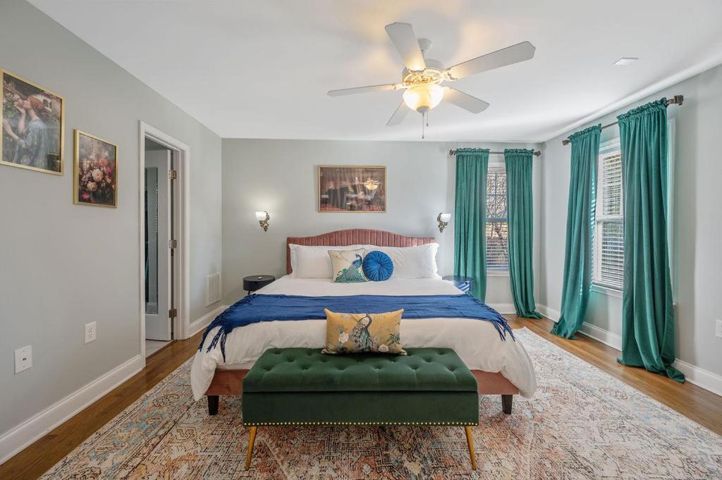 New Victorian Theme, 3Br, Lrg Backyard Close To Pnc Arena, Downtown, And Rdu Airport ราลลี ภายนอก รูปภาพ