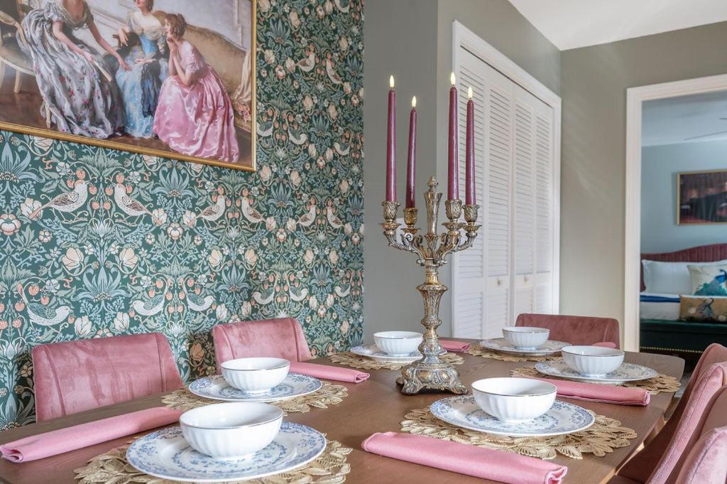 New Victorian Theme, 3Br, Lrg Backyard Close To Pnc Arena, Downtown, And Rdu Airport ราลลี ภายนอก รูปภาพ